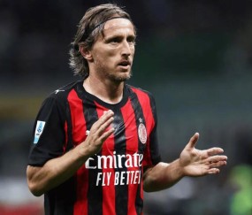 莫德里奇续约条款曝光，球员掌握主动权|卢卡·莫德里奇|AC米兰|意大利|世界杯|米兰_新浪体育_新浪新闻