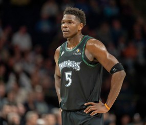 开云体育-森林狼客战独行侠 连续缺席6场的爱德华兹复出&amp;有出场时间限制